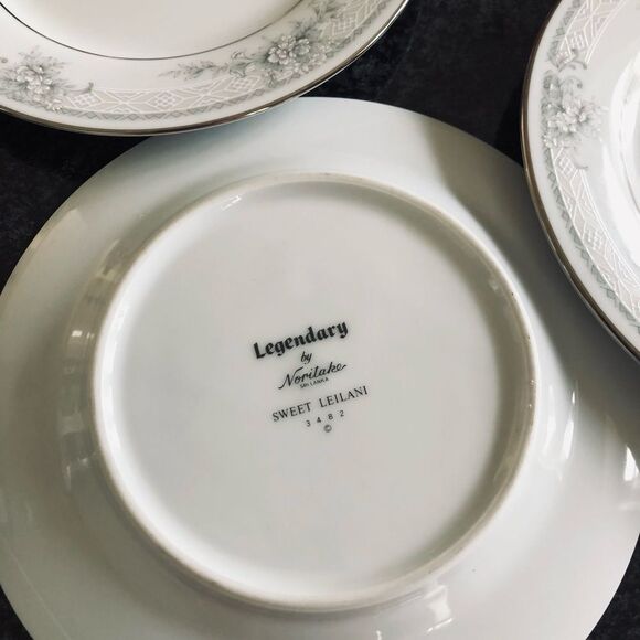 Noritake Legendary Sweet Leilani Gray Floral Plates Set - Picture 3 of 5